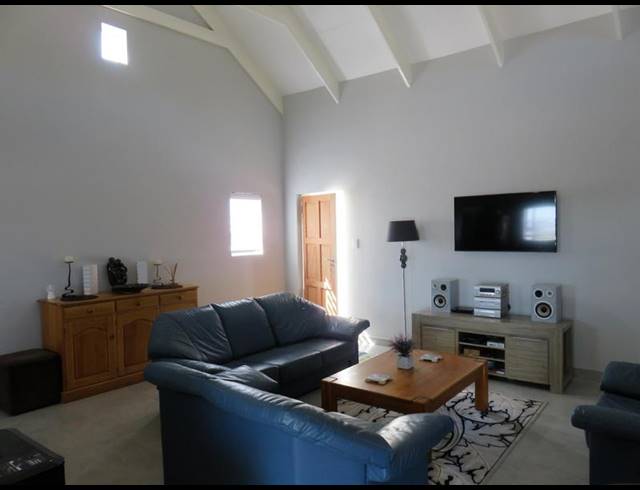 3 BEDROOM HOUSE FOR SALE IN LAGUNA
